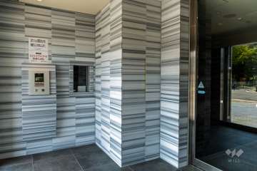 エントランスはオートロック付きです。