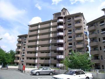 ルミナス箕面の森一番街１号棟の外観（北西側から）