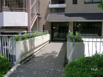 オートロック付きのエントランス