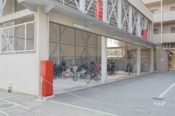 駐輪場（屋根付き）