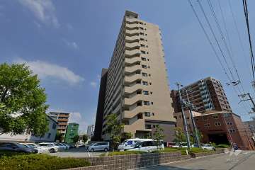 キングマンション福島ファーストプレミアの外観（北西側から）