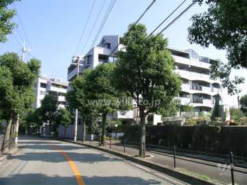 セントポリア箕面全体（南西側から）