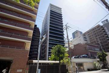 ユニハイム中之島堂島川タワーレジデンスの外観(北東側から)