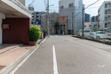 敷地西側の前面道路　