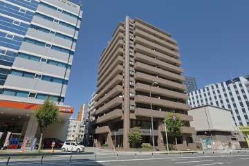 リーガル西梅田の外観（南西側から）