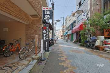 敷地北側の前面道路（東側から）