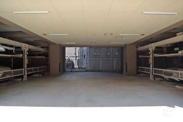 敷地内駐車場（屋内機械式）
