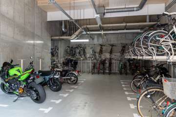 駐輪場とバイク置場