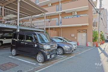 敷地内駐車場（屋外平面式）