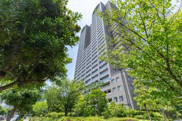 OAPレジデンスタワー西館の外観（南東側から）