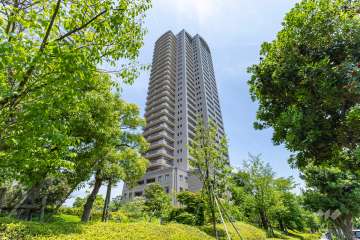 OAPレジデンスタワー東館の外観（南西側から）