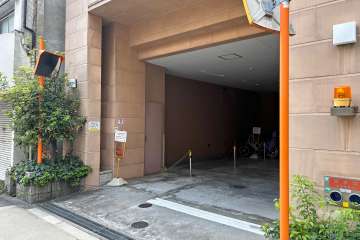 駐車場の出入り口