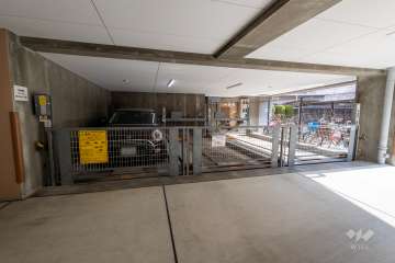 敷地内駐車場（屋内機械式）