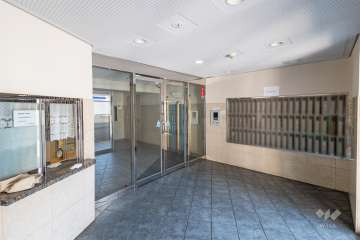 エントランスはオートロック付きです。