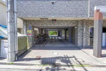 駐車場の出入り口