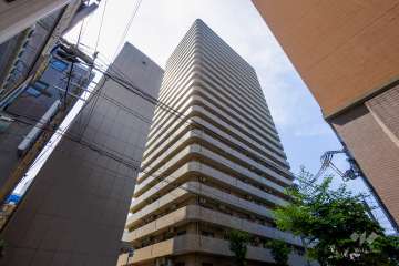 キングマンション天神橋1の外観（南東側から）