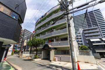 グランピア天神橋の外観（南東側から）