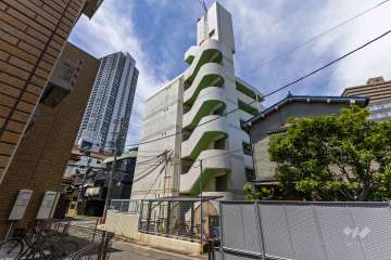 グランピア天神橋の外観（北東側から）