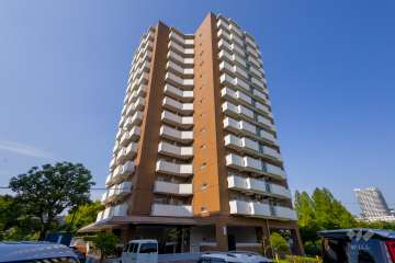 さざなみプラザ21号棟の外観（南西側から）