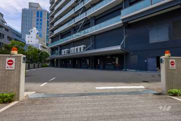 駐車場の出入り口