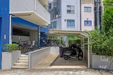 駐輪場とバイク置場