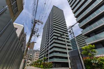 ジオ天六ツインタワーウエストの外観（南東側から）