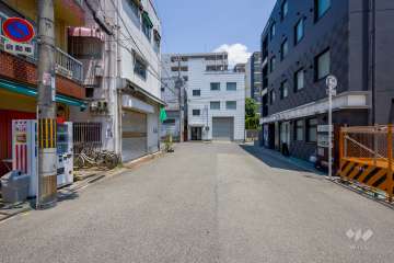 敷地西側の前面道路　