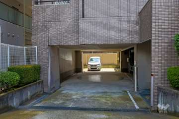 駐車場の出入り口