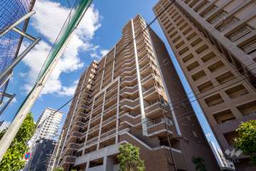 セレッソコート与力町公園アーバンズの外観（北西側から）