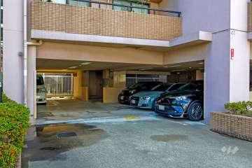 敷地内駐車場（屋内平面式）