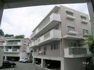 ロイヤルヒルズ箕面Ｋ棟の外観