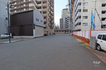 敷地北側の前面道路