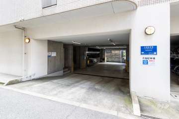 駐車場の出入り口