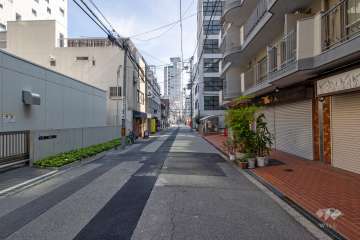 敷地東側の前面道路