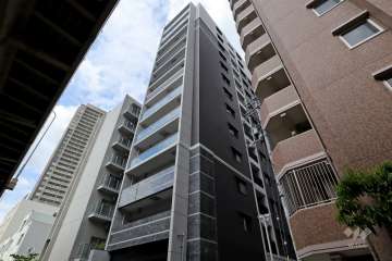 プレサンスロジェ梅田ノースの外観（南側から）