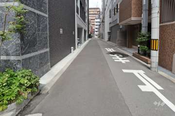 敷地南側の前面道路