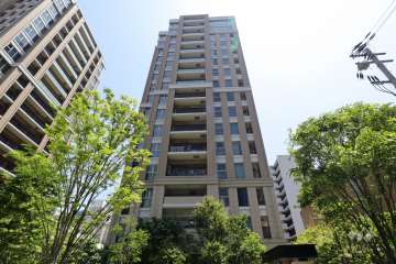 プレミスト梅田サウスの外観（西側から）