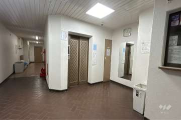 共用のエレベーター