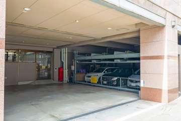 敷地内駐車場（屋内機械式）