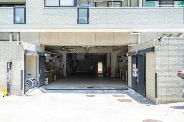 敷地内駐車場（屋内機械式）