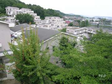 ロイヤルヒルズ箕面の全景