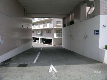 駐車場入り口