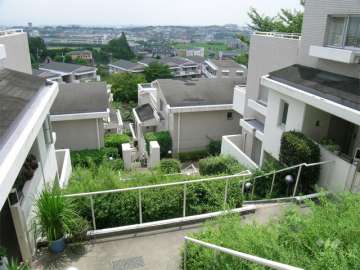 敷地は南斜面地です。