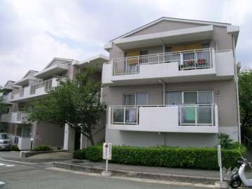 ロイヤルヒルズ箕面Ｍ−３棟の外観