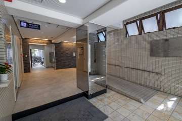 エントランスホール