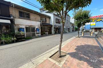 敷地西側の前面道路　