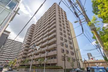 ライオンズマンション北梅田の外観（北東側から）