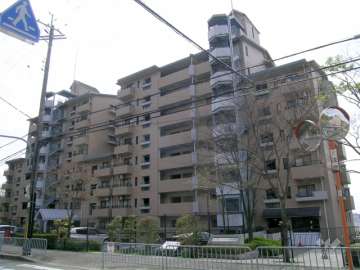 ルミナス箕面の森四番街10号棟の外観（北西側から）