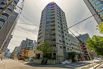 ランズ南森町の外観（北東側から）