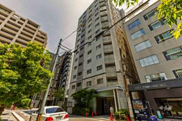 ランズ南森町の外観（北西側から）